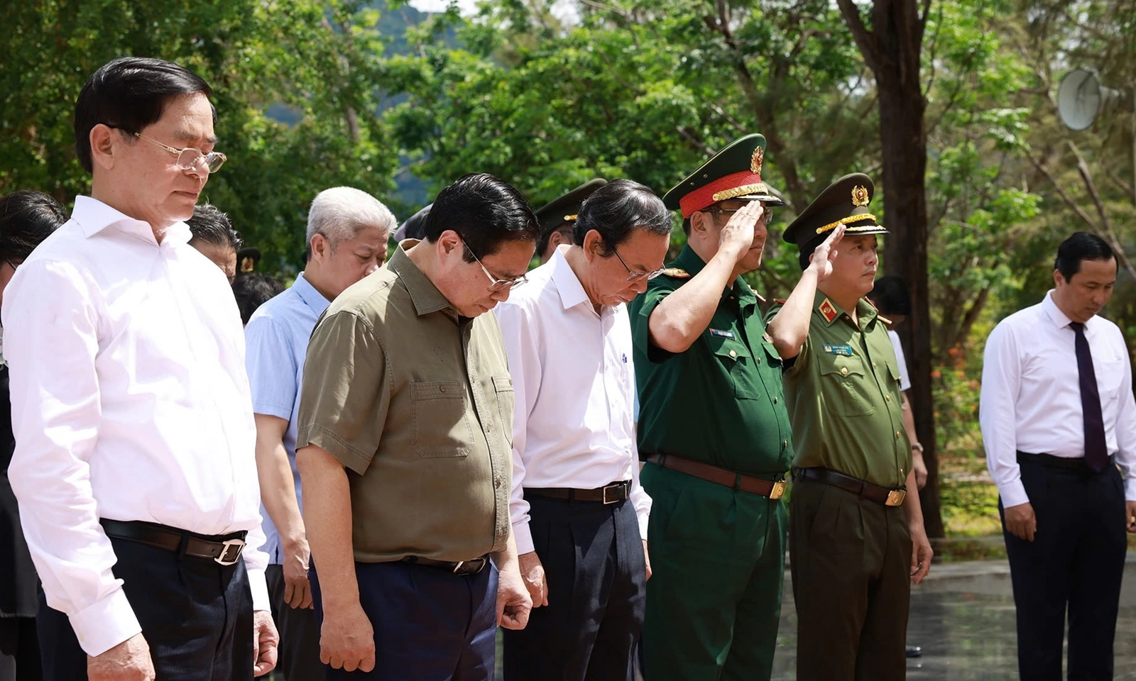 Thủ tướng tưởng nhớ, tri ân các Anh hùng liệt sĩ, người có công tại Côn Đảo