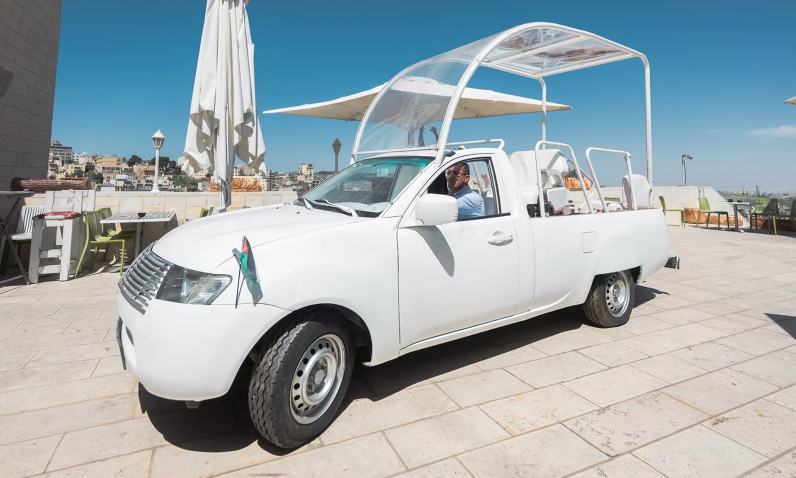 Xe popemobile của Giáo hoàng Francis sẽ trở thành phòng khám lưu động cho trẻ em ở Gaza