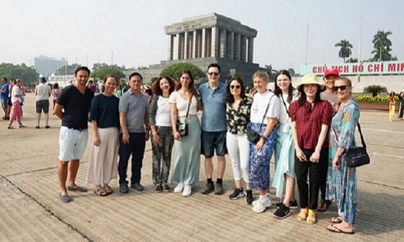 Hà Nội đón gần 900 ngàn lượt khách dịp lễ 30/4 – 1/5, doanh thu vượt 3 ngàn tỷ đồng