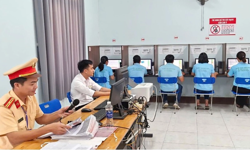 Kỳ thi lái xe đầu tiên do CSGT Đắk Nông tổ chức