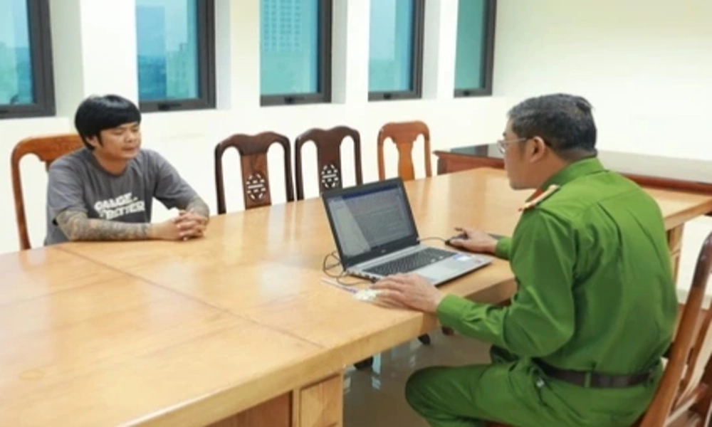 Truy bắt nhóm đối tượng cưỡng đoạt gỗ, Ngô Đức Dũng đã đầu thú