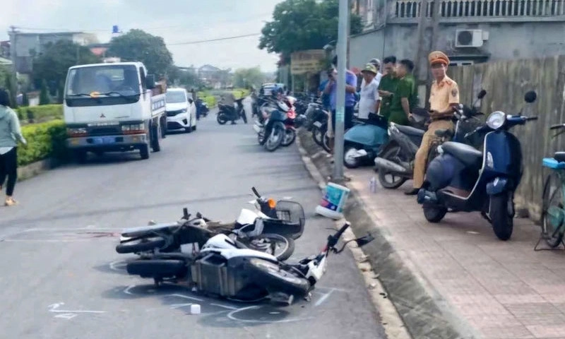 Xe máy đụng xe máy điện, hai người đi xe máy thiệt mạng