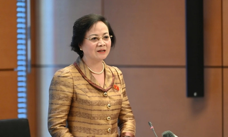 Giữ ngạch công chức để cải cách tiền lương