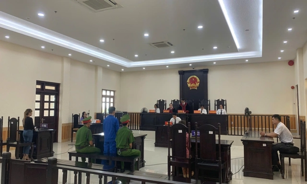 Thua bạc rồi đâm chết chủ sòng bạc