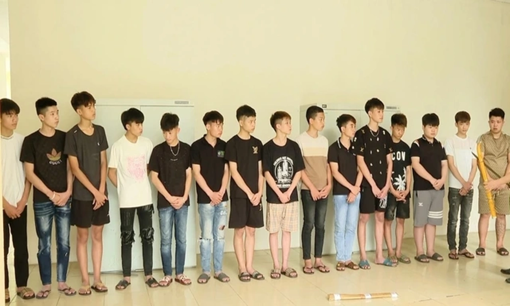 2 nhóm tuổi teen hỗn chiến, 1 em 17 tuổi tử vong 