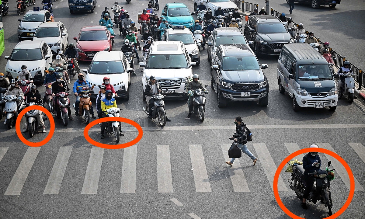 Dừng xe quá vạch: Hiểu đúng để tránh phạt nặng theo quy định mới
