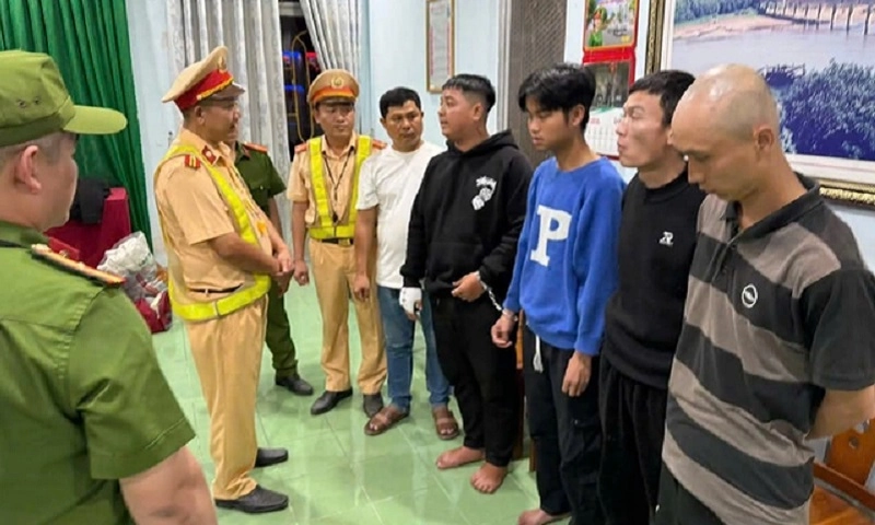 Bắt 4 nghi phạm chém người ở Đà Lạt khi đang trốn trên xe khách về Quảng Ngãi