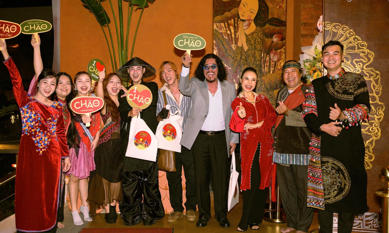 CHÀO SHOW – Làn gió mới cho du lịch văn hóa đêm TPHCM