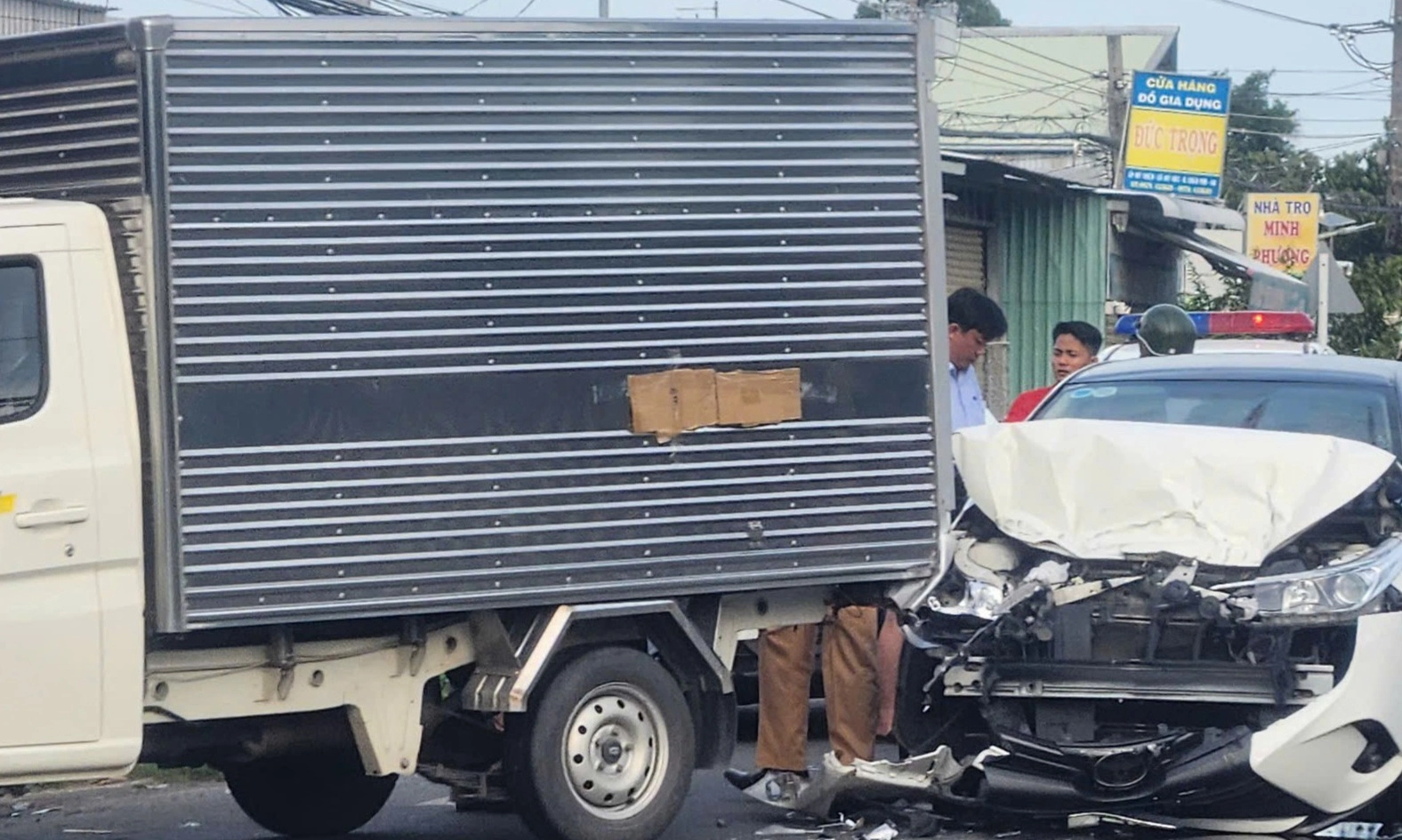 Hai vụ tai nạn liên tiếp trên Quốc lộ 91 qua An Giang