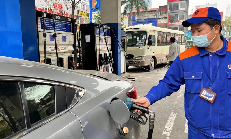 Giá xăng dầu trong nước có thể tăng nhẹ