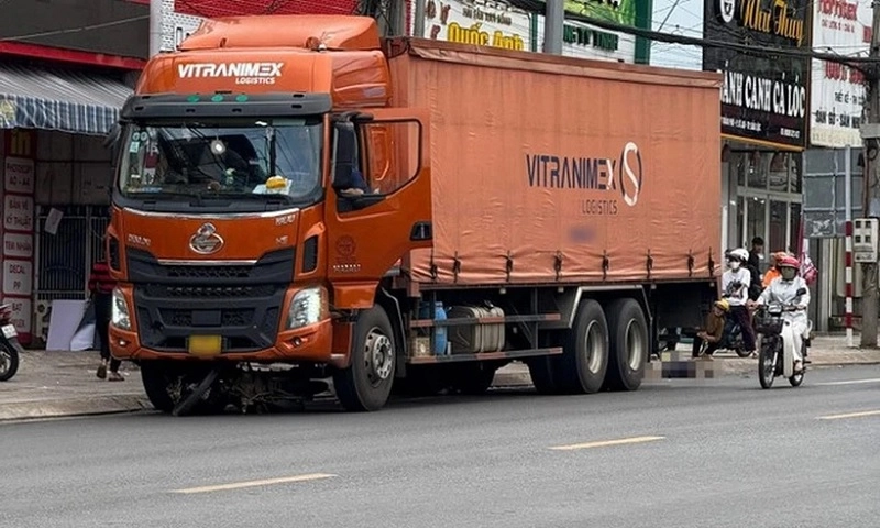 Tạm giữ tài xế xe tải để xe tự trôi cán chết người dừng đèn đỏ ở Bảo Lộc