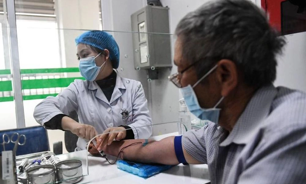 TPHCM siết đeo khẩu trang tại bệnh viện