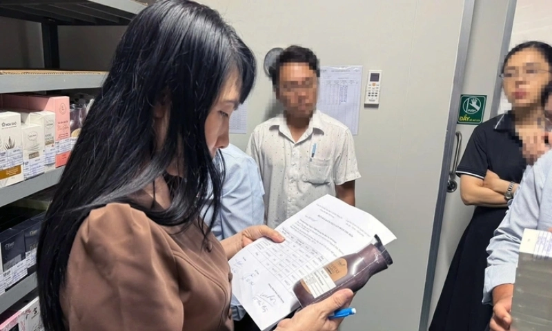 Khởi tố vụ án liên quan mỹ phẩm bị đình chỉ của công ty chồng Đoàn Di Băng