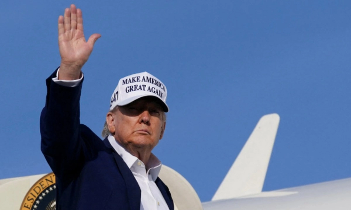Ông Trump đe dọa cắt 3 tỉ USD của Harvard, khẳng định “chính phủ sẽ thắng”