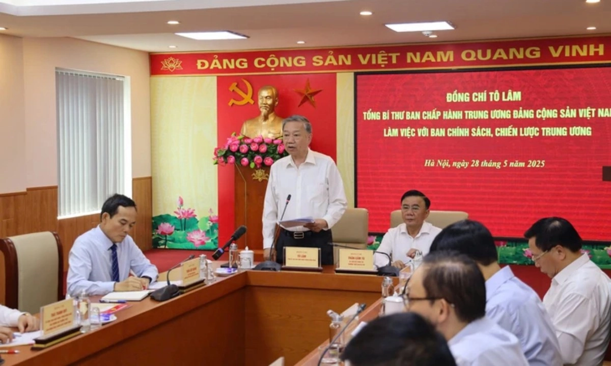 Tổng Bí thư: Mở rộng quyền nhập khẩu có kiểm soát để tăng cung vàng