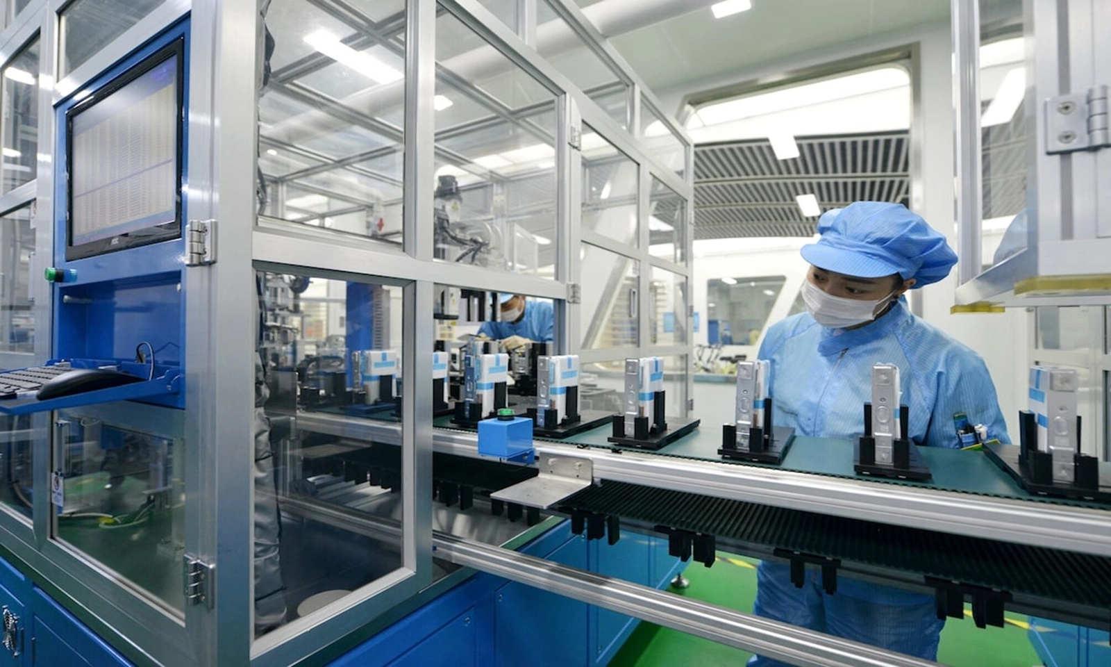 Lợi nhuận công nghiệp Trung Quốc tăng vọt trong tháng 4