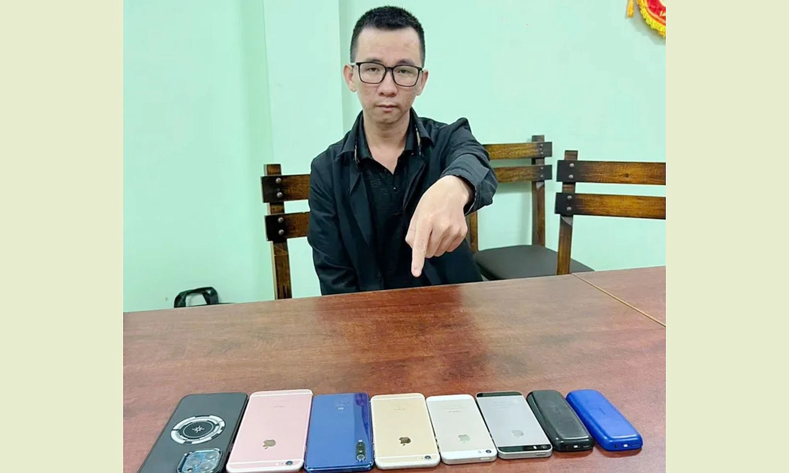 Bắt đối tượng lập Facebook giả bán hoa để lừa đảo hàng loạt khách hàng