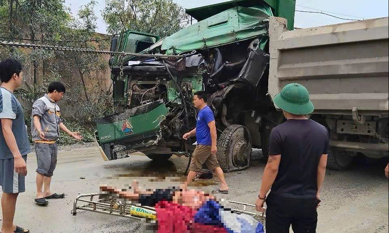 Xe tải chạy lấn làn vào cua gây tai nạn liên hoàn