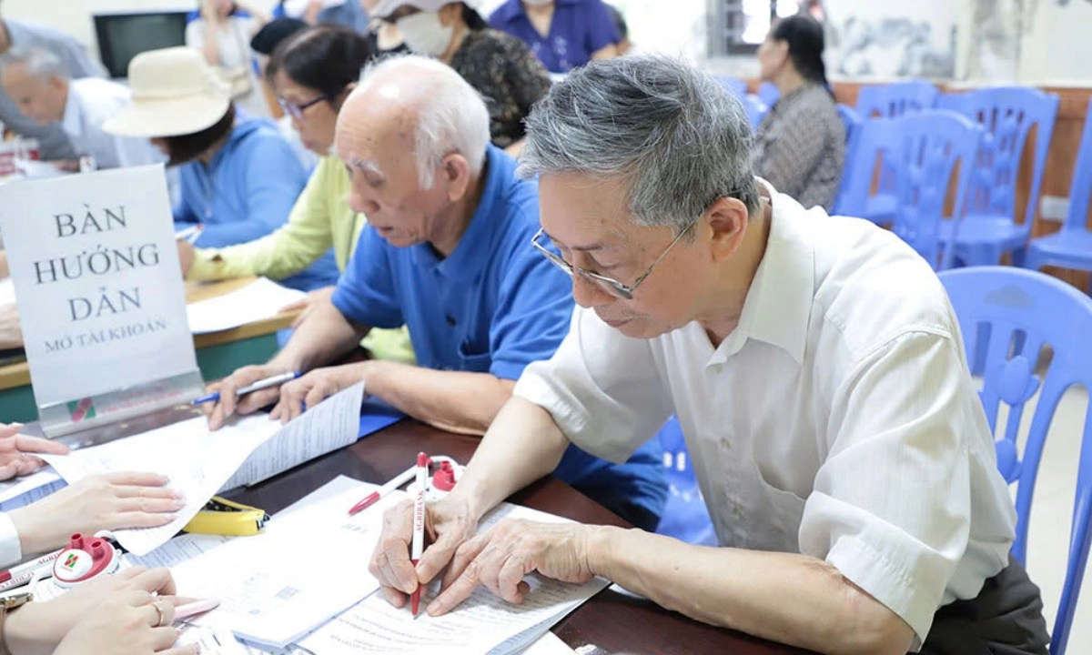 Số người hưởng lương hưu tăng vọt do nghỉ hưu trước tuổi