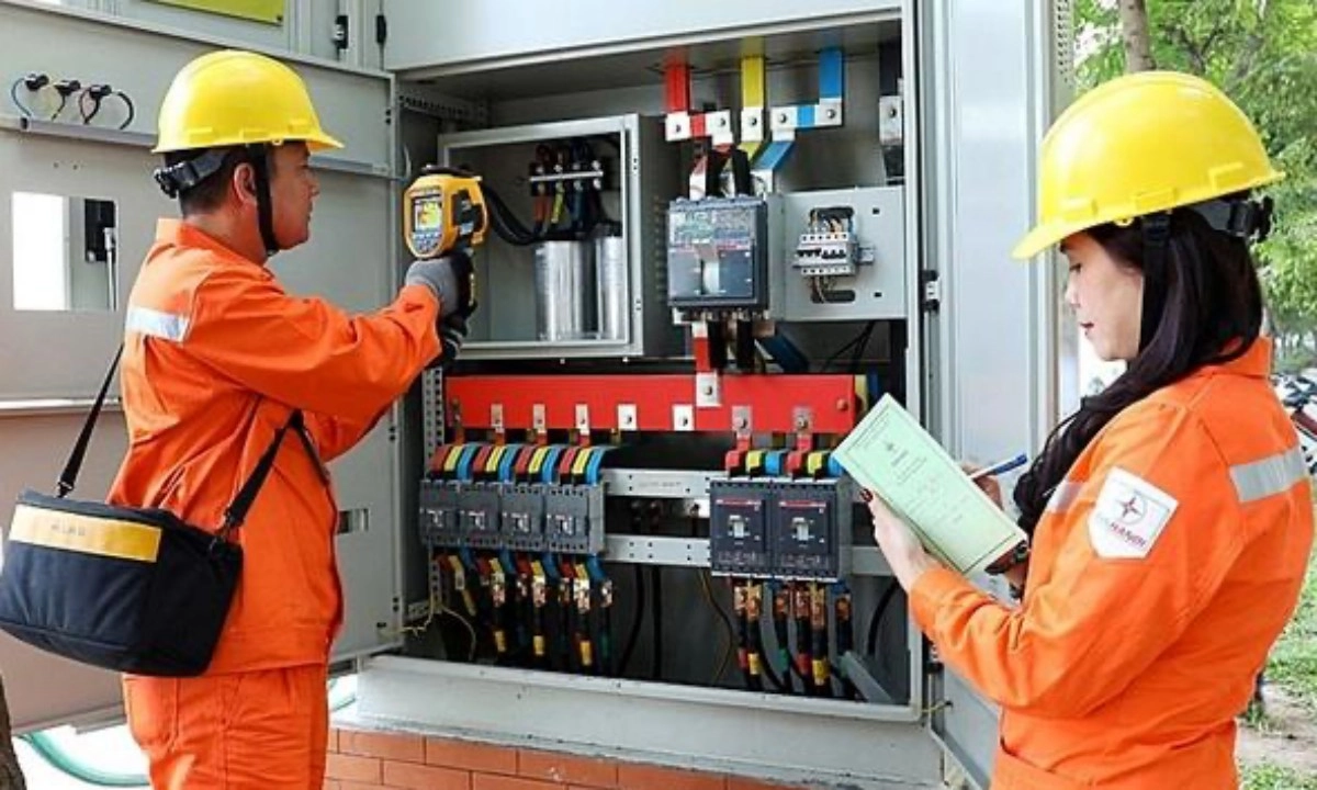 Miền Bắc ghi nhận mức tiêu thụ điện kỷ lục giữa đợt nắng nóng đầu tiên 2025