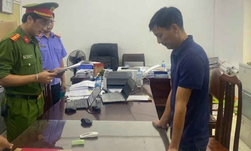 Hòa Bình triệt phá cơ sở sản xuất hàng ngàn tấn phân bón giả, thu giữ gần 250.000 tấn tại chỗ