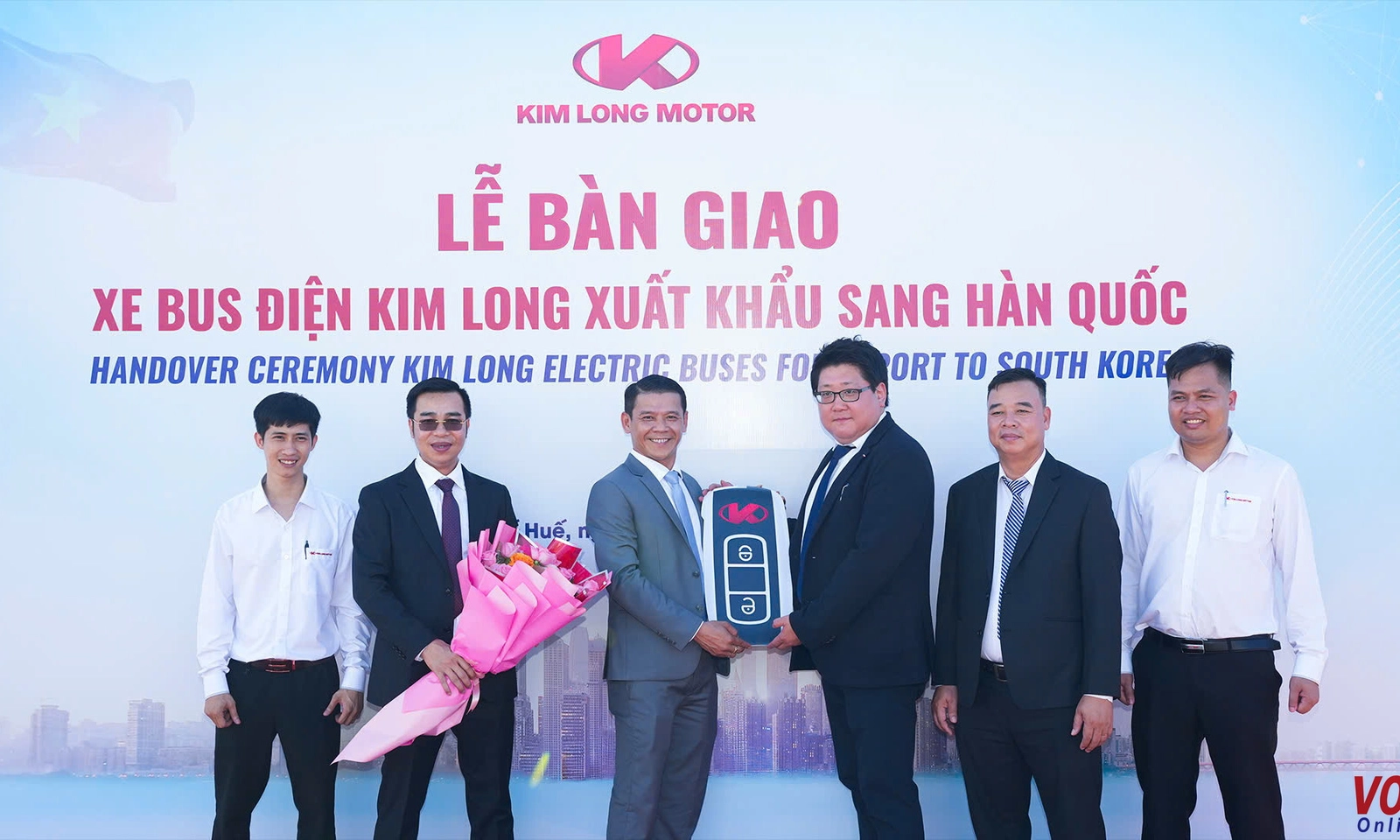 Xe bus điện Made in Vietnam đầu tiên xuất khẩu sang Hàn Quốc