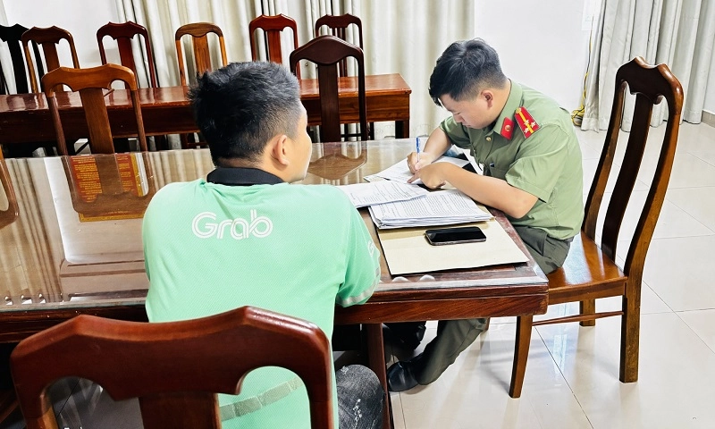 Tài xế Grab ở Nha Trang trả lại hơn 1,7 tỷ đồng chuyển nhầm từ công ty chứng khoán