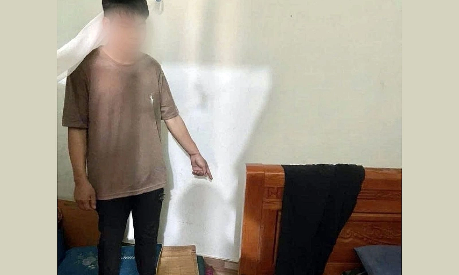 Hai nam thiếu niên bàn nhau phá két sắt của bố mẹ để trộm tiền chơi game