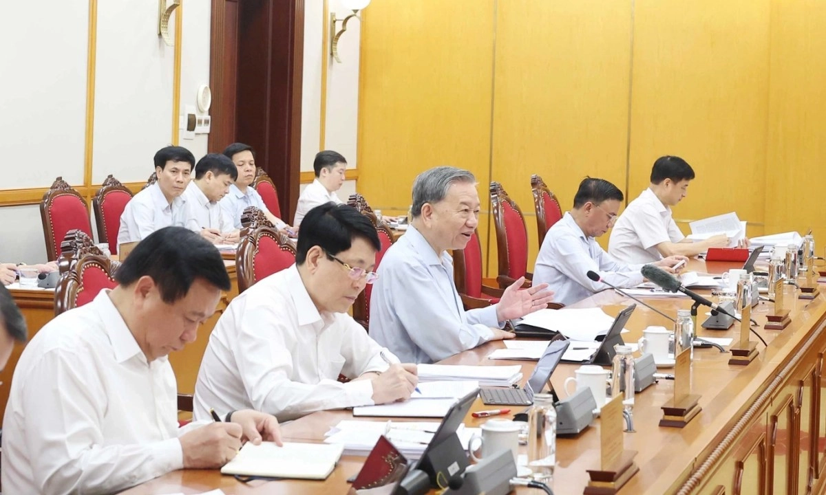 Bộ Chính trị: Cấp xã mới có thể hoạt động từ 1/7