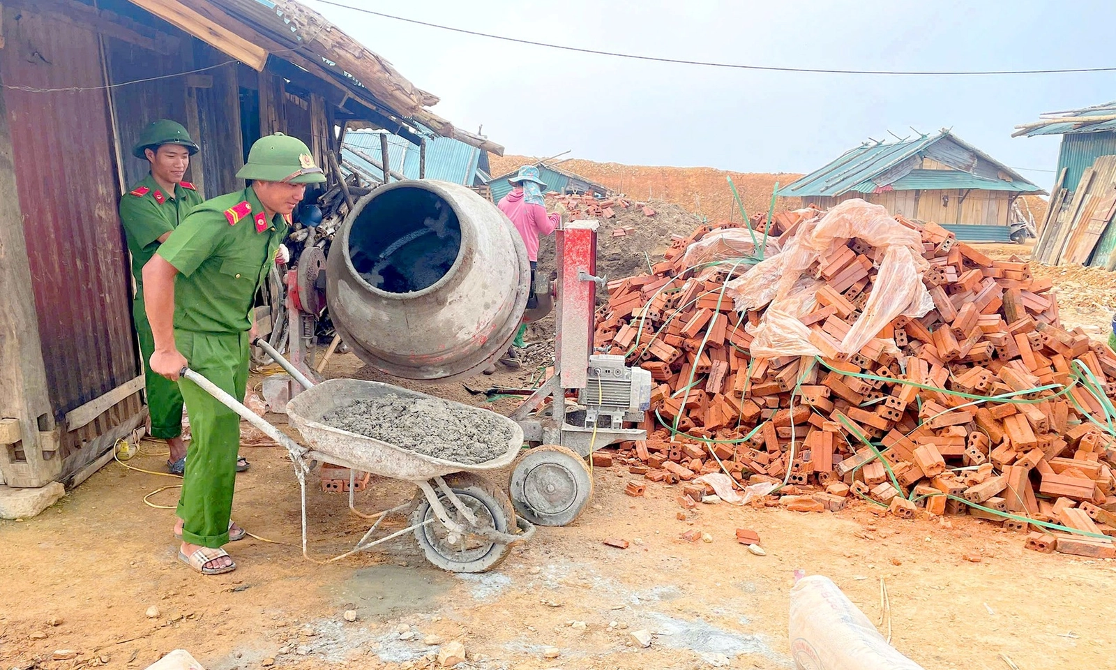 Thủ tướng yêu cầu khẩn trương xóa nhà tạm, nhà dột nát trước ngày 31/8