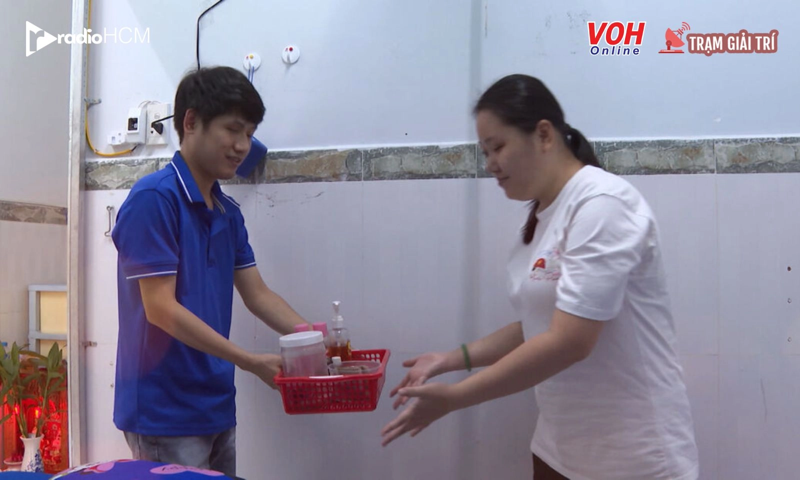 Thần Tài Gõ Cửa lại khiến khán giả cay mắt vì một cặp đôi