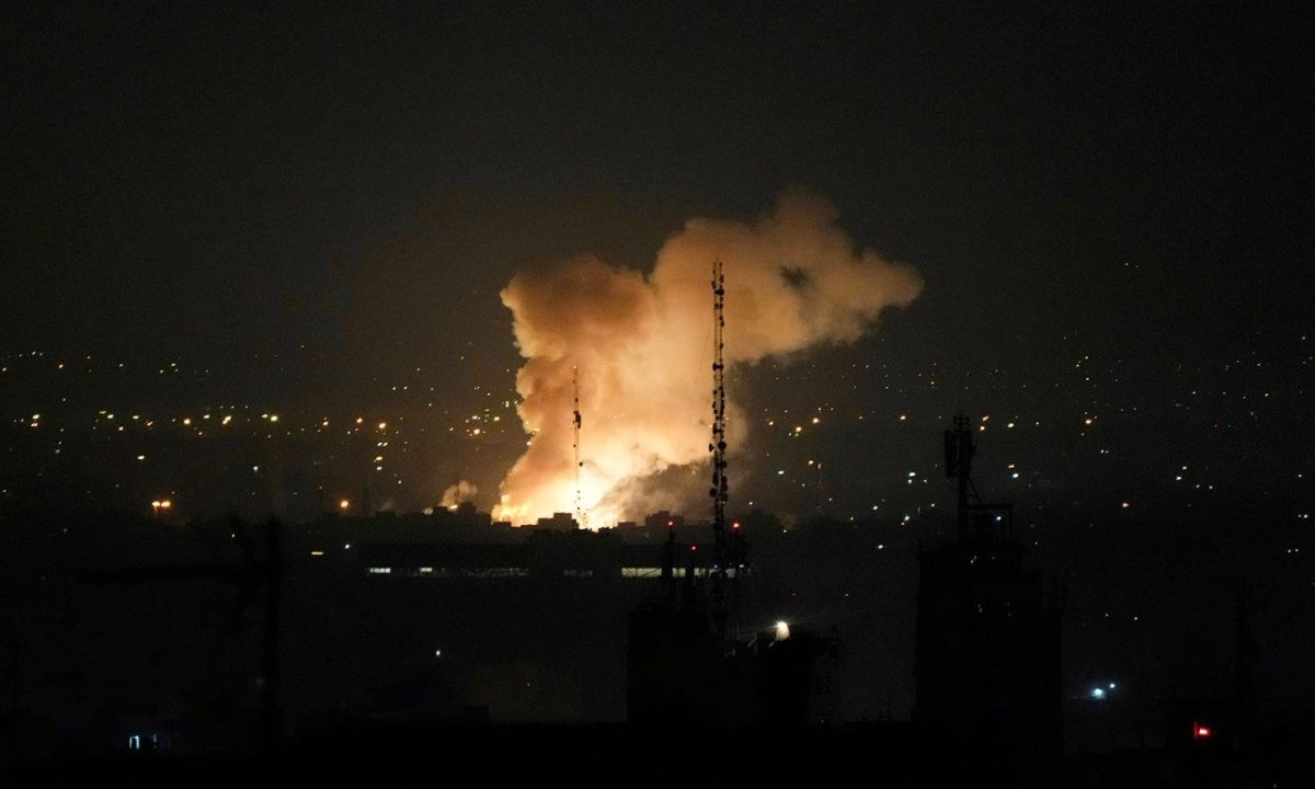 Israel tấn công Iran, cảnh báo xung đột hạt nhân