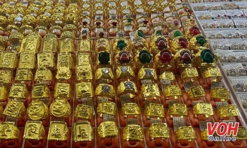 Vàng thế giới vượt 3.430 USD/ounce, trong nước tiến sát 120 triệu đồng/lượng