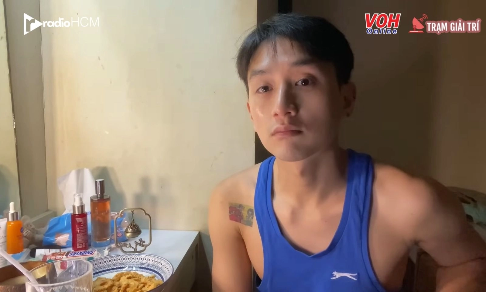 Nam diễn viên bị HIV khiến công chúng bức xúc vì một tin nhắn