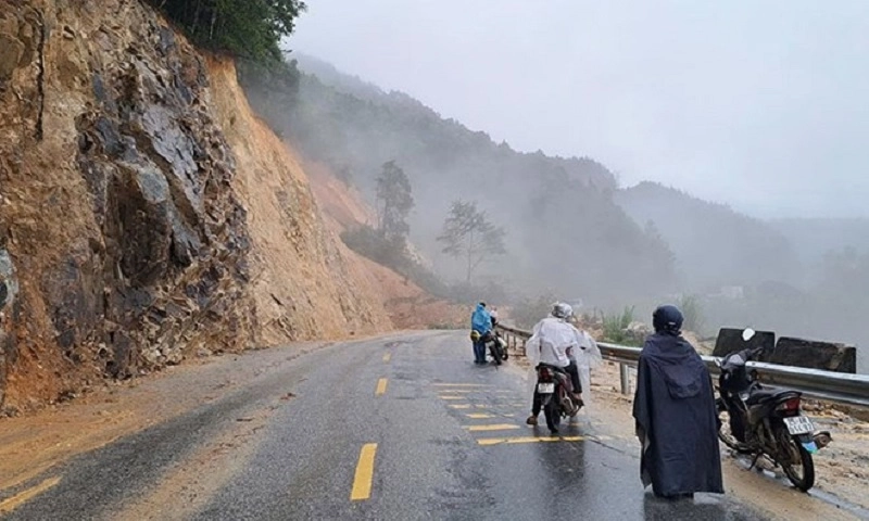 Điểm tin trưa 24/6: Quốc lộ 4D sạt lở | Khuyến cáo không sử dụng Dầu phong thấp Trường Thọ 