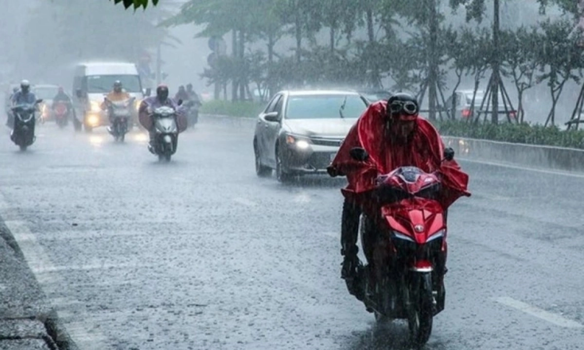 Thời tiết 25/6: Áp thấp nhiệt đới gây mưa lớn ở Nam Bộ, Tây Nguyên
