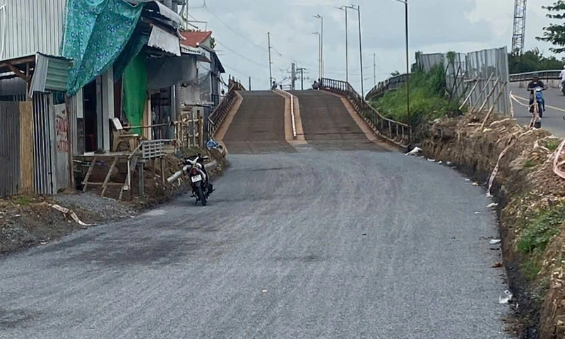 Từ 30/6, xe cộ sẽ đi qua cầu tạm Ô Môn