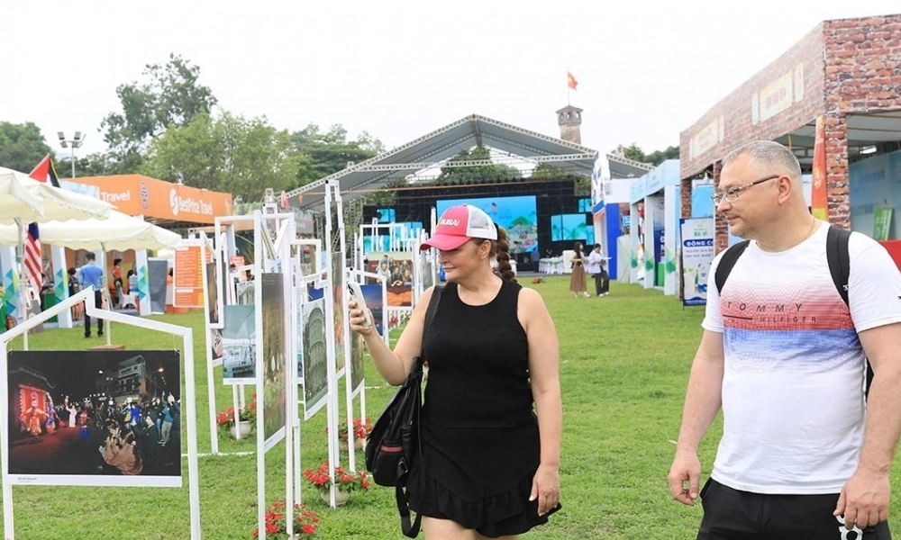 Hà Nội đón hơn 3,6 triệu lượt khách quốc tế trong 6 tháng đầu năm