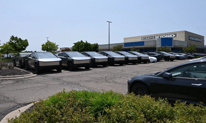 Xuất hiện nghĩa địa xe điện Tesla ở TP. Farmington Hills