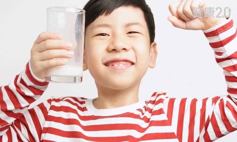 Đổ mồ hôi nhiều khiến trẻ em không phát triển cơ bắp?