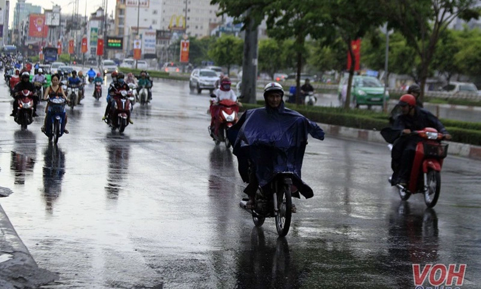 Miền Bắc sắp hứng đợt mưa rất to kéo dài, nguy cơ ngập úng và lũ quét