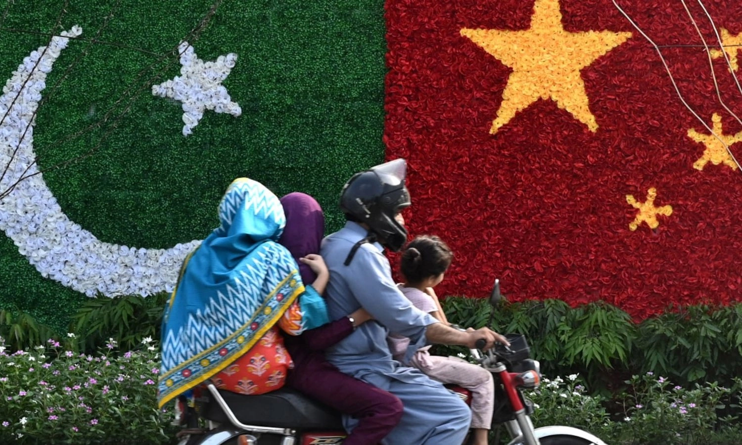 Trung Quốc gia hạn 3,4 tỷ USD khoản vay cho Pakistan