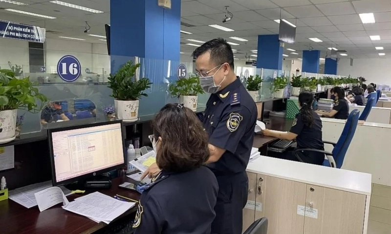Tạm dừng tiếp nhận tờ khai hải quan từ 22 giờ 30/6 