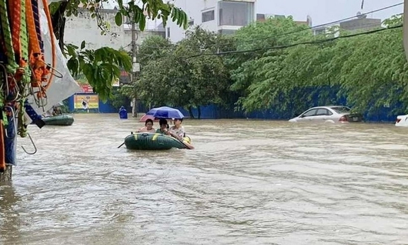 Mưa lớn gây ngập lụt nghiêm trọng nhiều tỉnh miền Bắc, TP Thái Nguyên ngập sâu