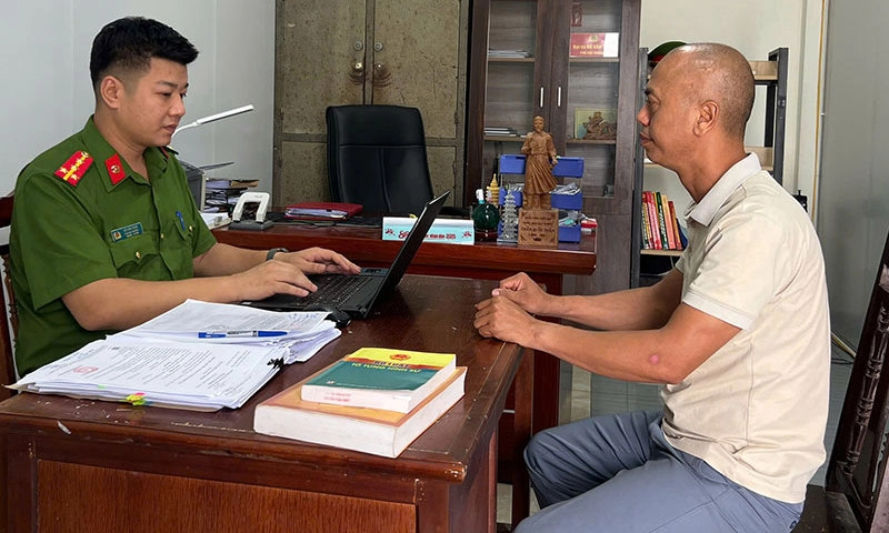 Hưng Yên: Bắt tạm giam hai bị can liên quan vụ cháy khiến 6 người tử vong tại xưởng phế liệu