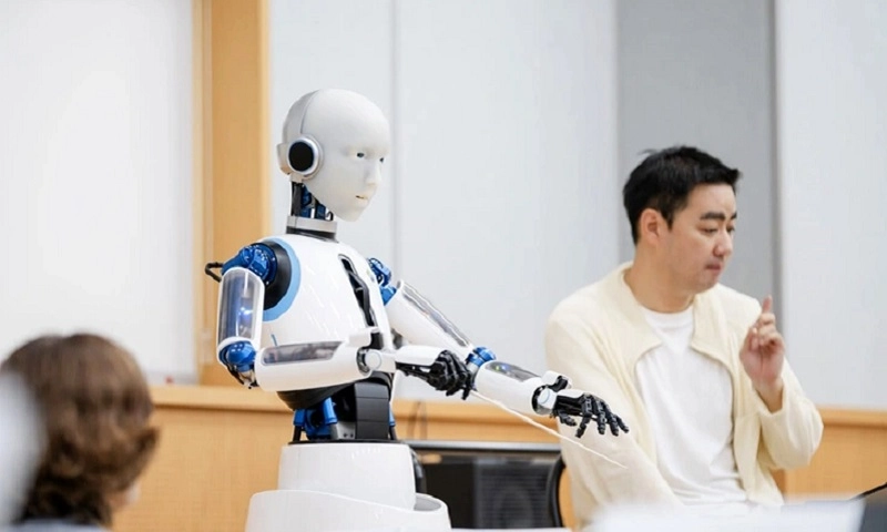 Robot Hàn Quốc vươn tầm giải quyết lao động, chăm sóc sức khỏe 