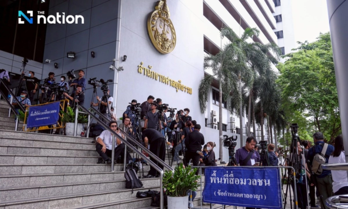 Cựu thủ tướng Thaksin ra tòa vì tội khi quân, đối mặt án 15 năm tù