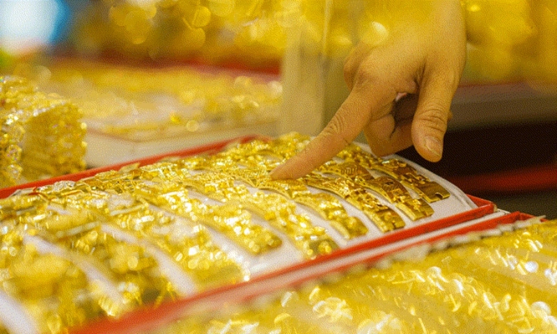Giá vàng ngày 3/7: SJC giữ vững mốc 121 triệu đồng?