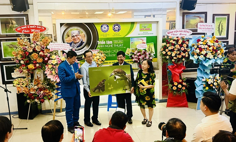 “Khoảnh khắc tự nhiên” - Nghệ thuật thành cầu nối yêu thương giữa con người và thiên nhiên