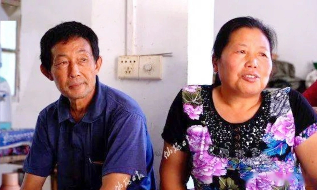 “Người mẹ ghế gỗ” và hành trình từ đáy vực đến gia đình đẹp nhất Trung Quốc